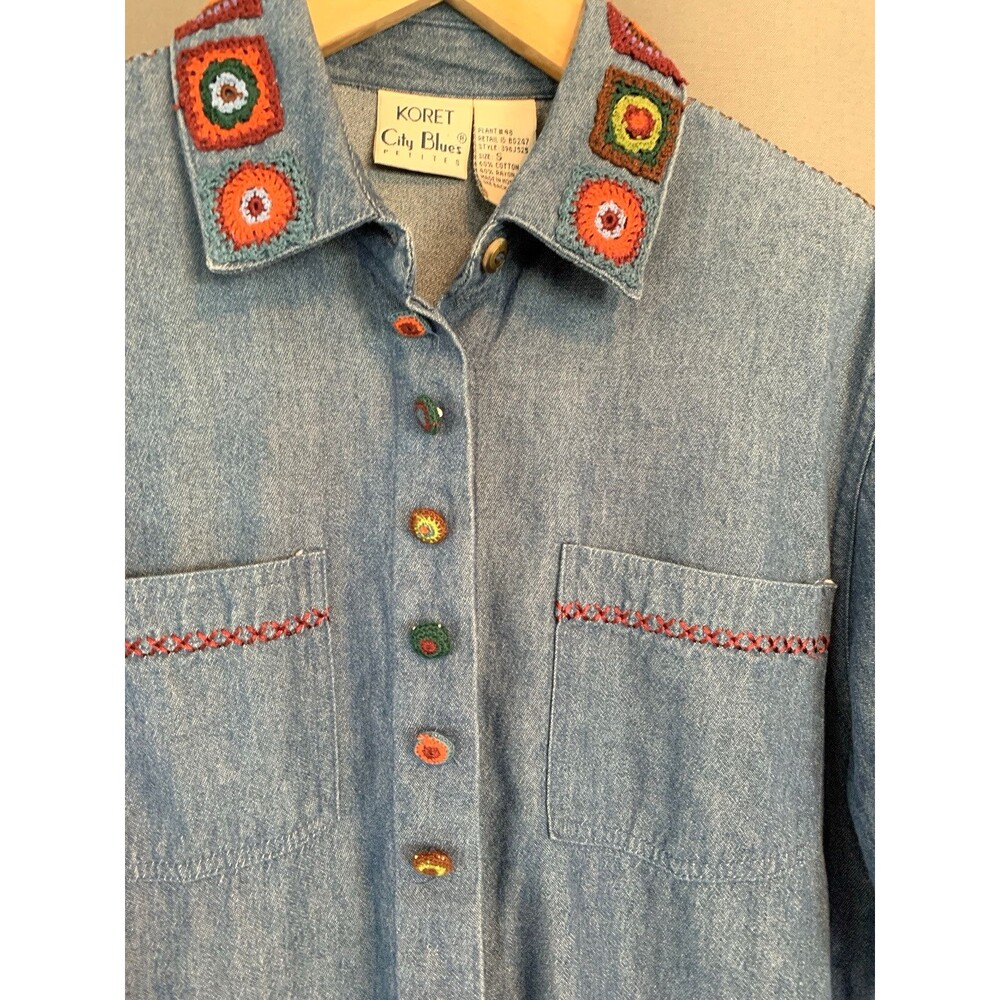 Vtg Koret Crochet Granny Square Blue Denim Button Up Shirt Size PS Boho Cottage - Picture 4 of 15